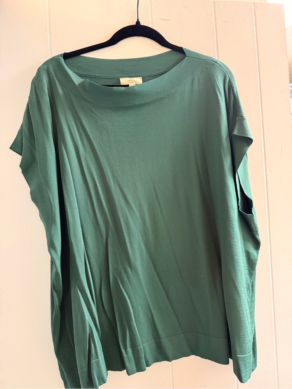 ENTRORelaxed Green Boatneck Women's Top